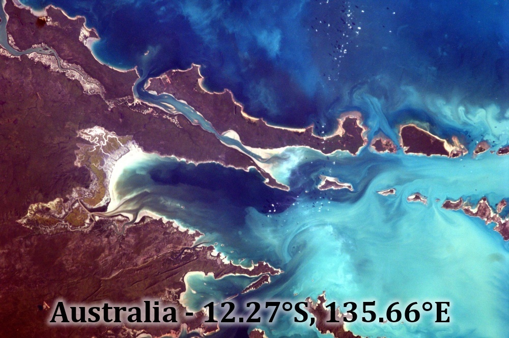 Australia 12.27S 135.66E