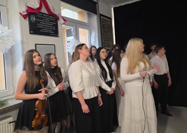 60742ddd b78f 4d8e bb28 0e7fb52d1984