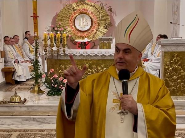 7858f154 1a47 4c1c a6ef e3b55bf11204