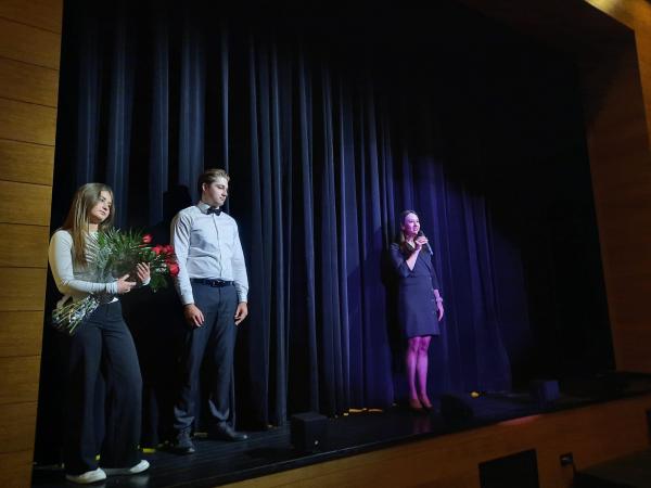 24ecaa3a 994e 49f6 ba22 af2630760e02