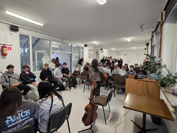 817d5378 5086 4e7c 9e2e 3995fbac1531