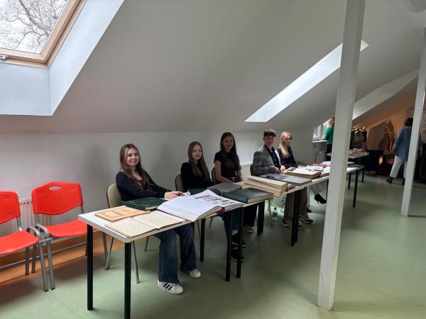 b991f649 23eb 42f7 b5eb c75ee1eab685