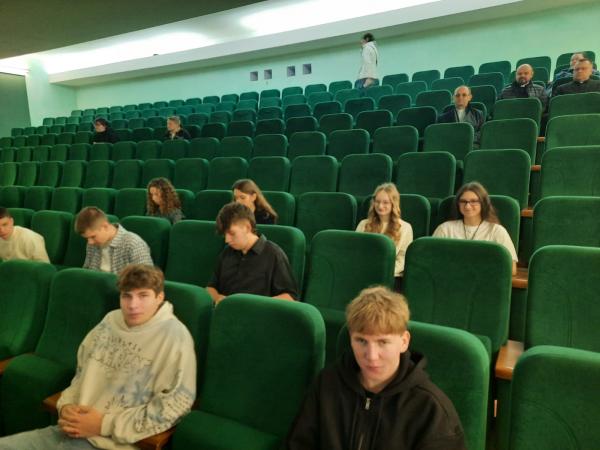 c6f1b0b3 da0b 4908 9d78 373949fe71de