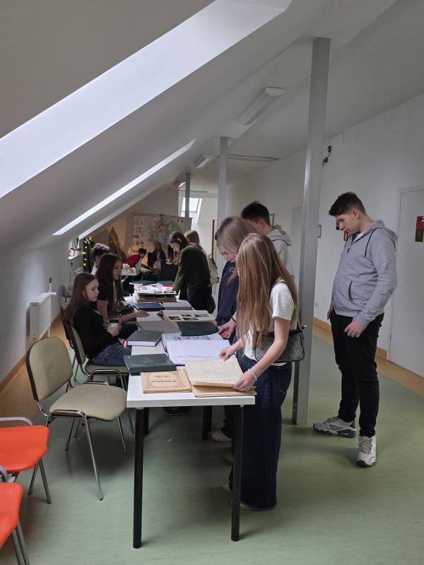 e7bf93ce f3e4 4aca a36f 3a43856114f6