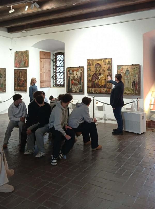 4242b944 52ec 4ef6 945f 5b178959d2f1